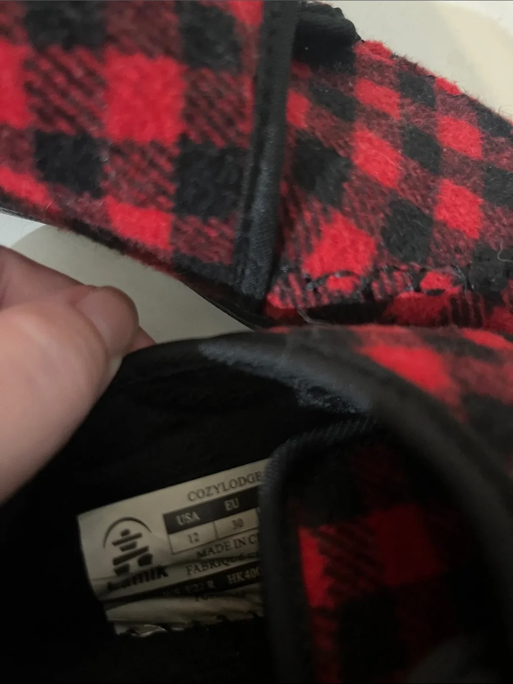 Kamik Kid’s Buffalo Check Plaid Red Black Hardsole slippers Size 12